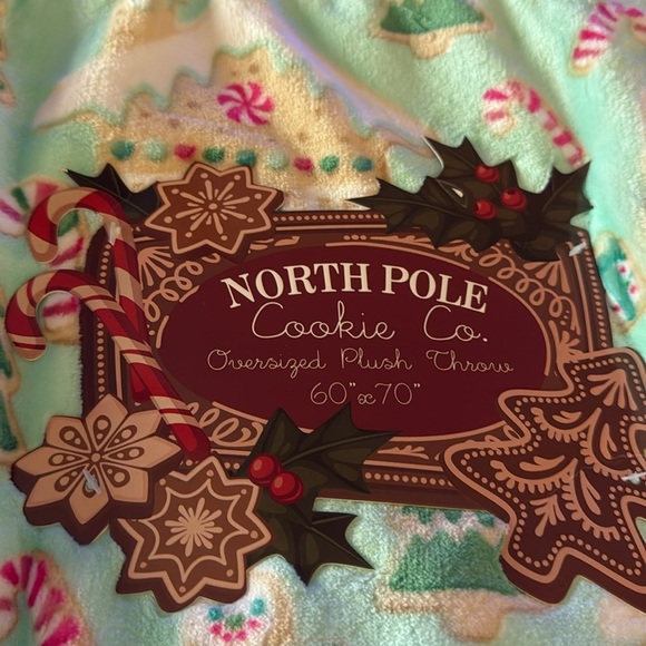 North Pole Cookie Co Christmas teal Gingerbread Plush Throw Blanket - Picture 5 of 6